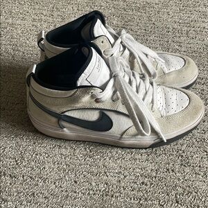 Nike Men's White and Black Sneakers